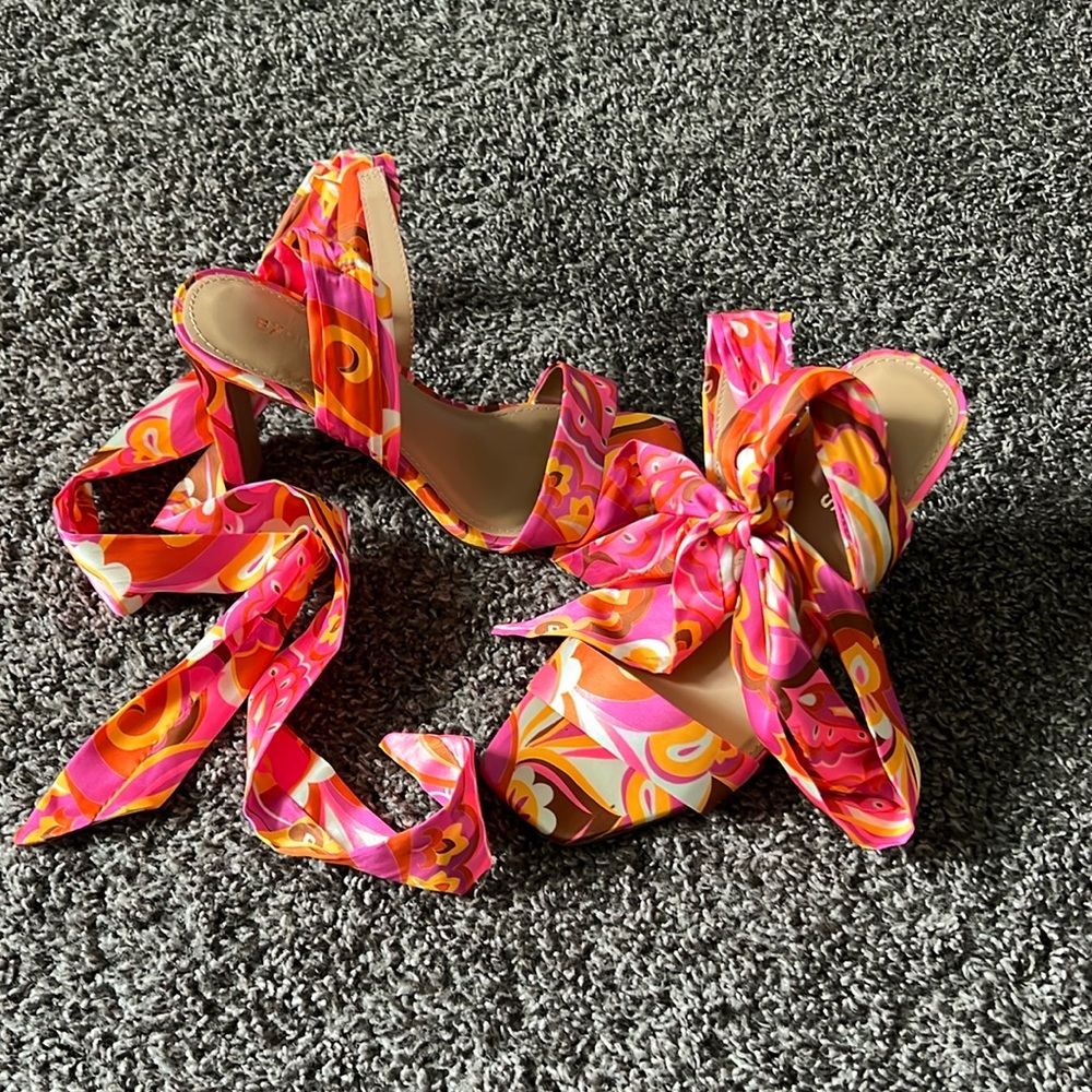 Express heels, size 7